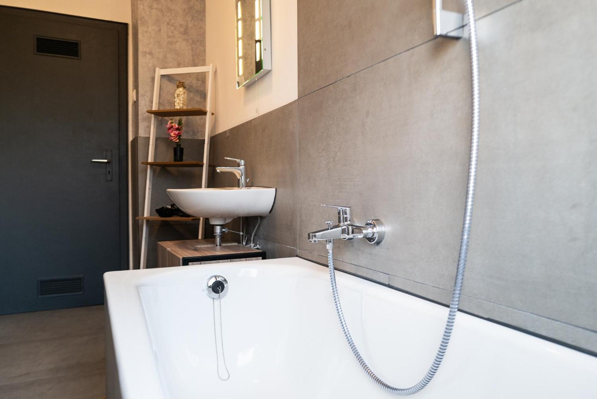 #412 Komfortable, Stilvolle Wohnung Fuer 6 Personen Mülheim an der Ruhr Екстериор снимка