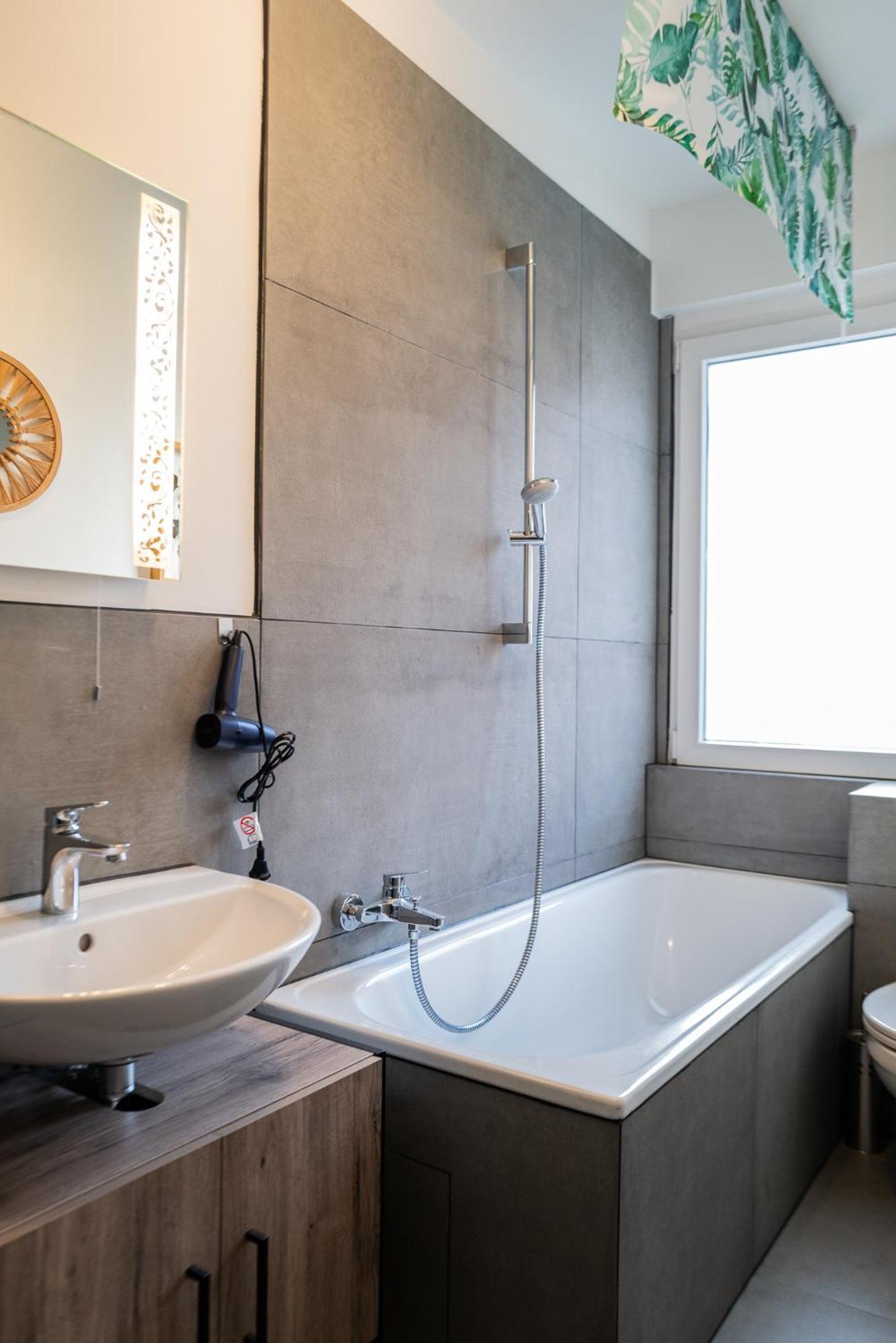 #412 Komfortable, Stilvolle Wohnung Fuer 6 Personen Mülheim an der Ruhr Екстериор снимка
